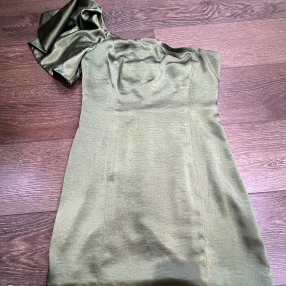 Free People Dresses & Skirts - Free People x Fame & Partners One Shoulder Ruffle Mini Dress Rare Green Size 4